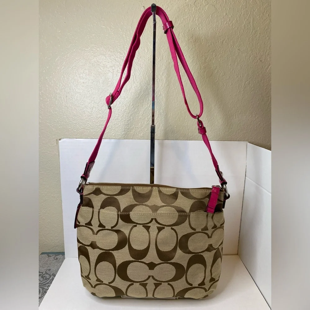 Coach Daisy Signature File bag - Picture 2 of 13